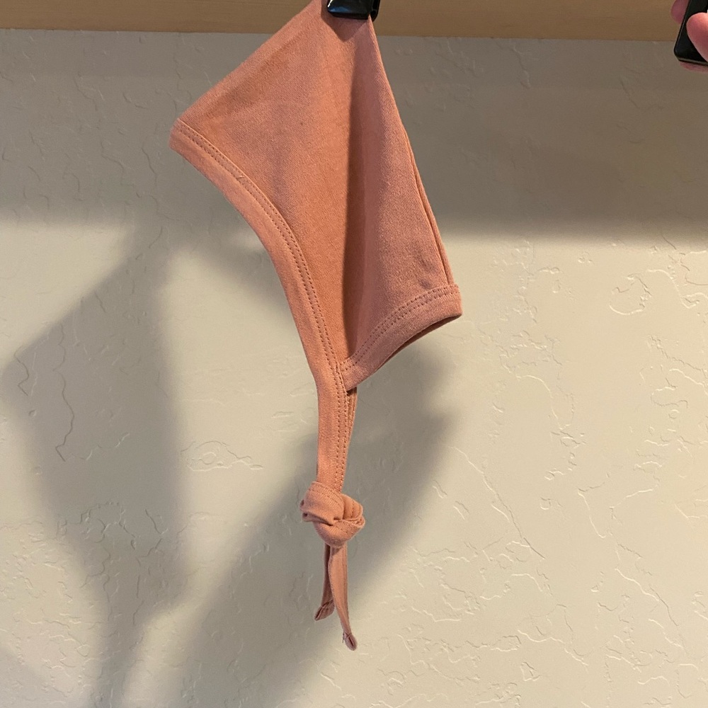 Kate Quinn Elf hat